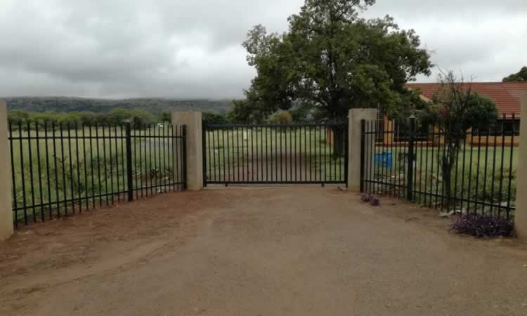 Palisade Fence